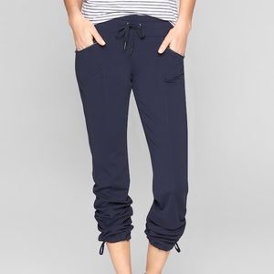 Women’s athleta metro slouch pants size small
